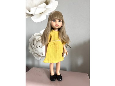 Minikane bábika Las Amigas - CARLA v žltých šatách
